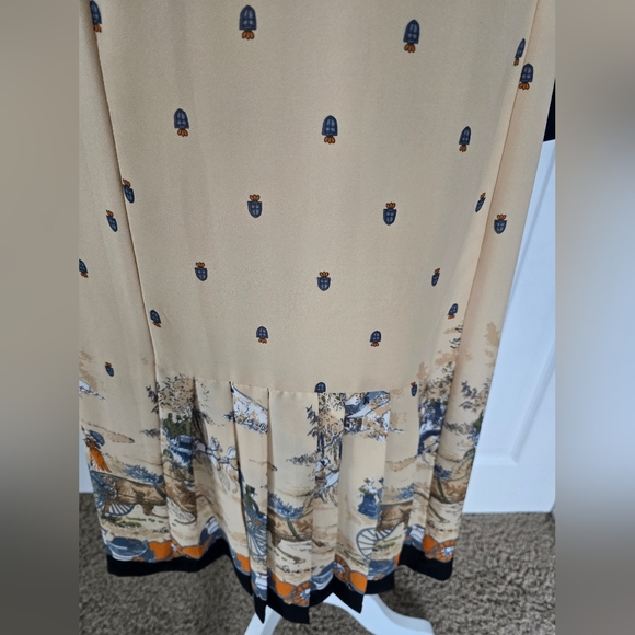 Simple Retro Elegant Beige Pleated Dress Sz. Medium - Picture 7 of 15